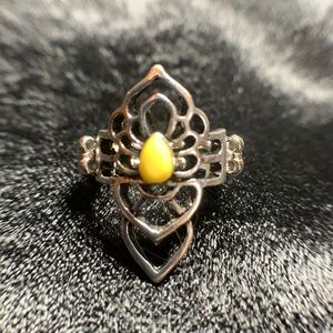 Adorable Silver ring with yellow teardrop accent